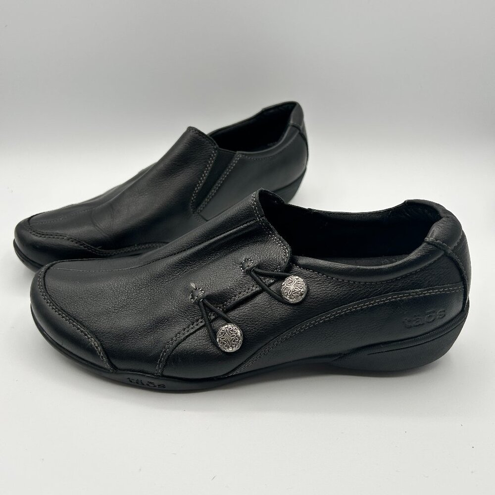 Taos Footwear Black Leather Loafers with Silver Accents